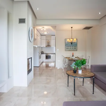 Selena Seafront فيلة *