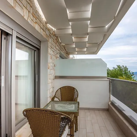 Selena Seafront Villa